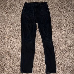 American Eagle Distressed Black Mom Jeans !